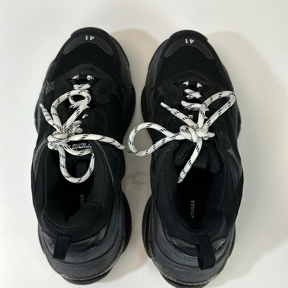 Balenciaga Triple S Sneakers Size 41/8 Authenticated - Picture 8 of 16
